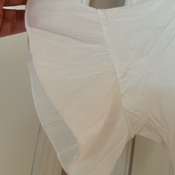 White top - Picture 3 of 5